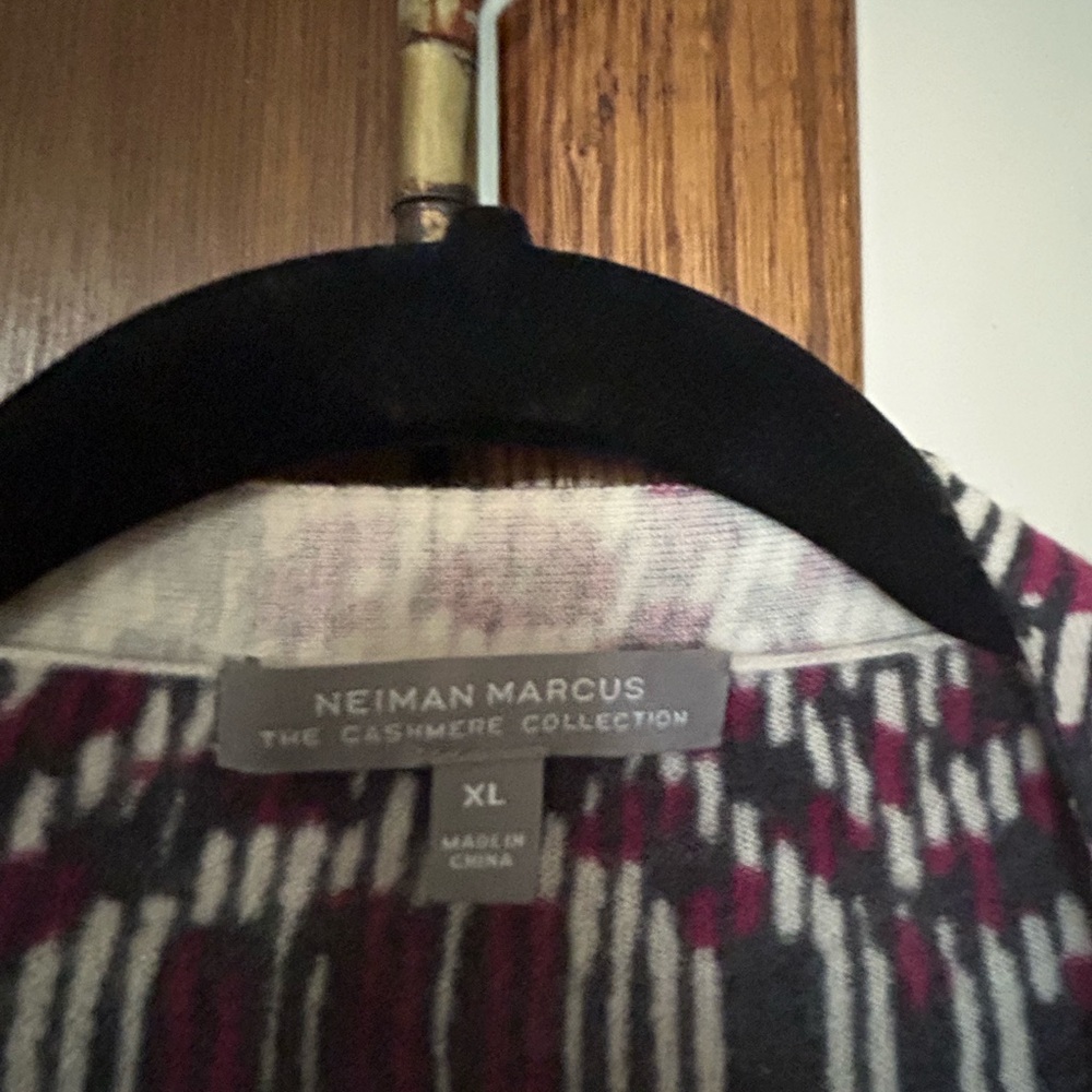 Neimann Marcus Geometric Patterned Long Sleeve Ca… - image 5